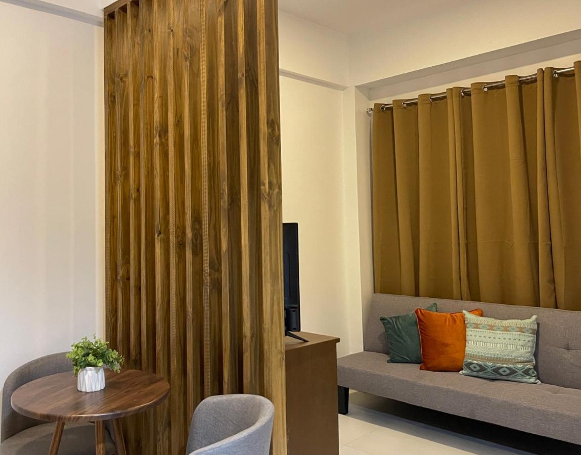 Airo Suites Makati Pasay Eksteriør billede