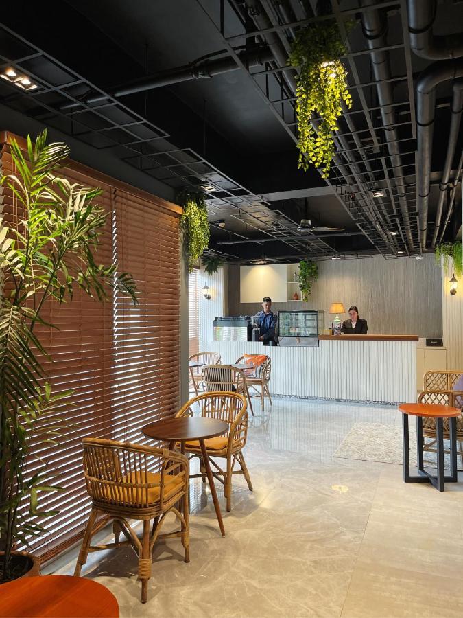 Airo Suites Makati Pasay Eksteriør billede