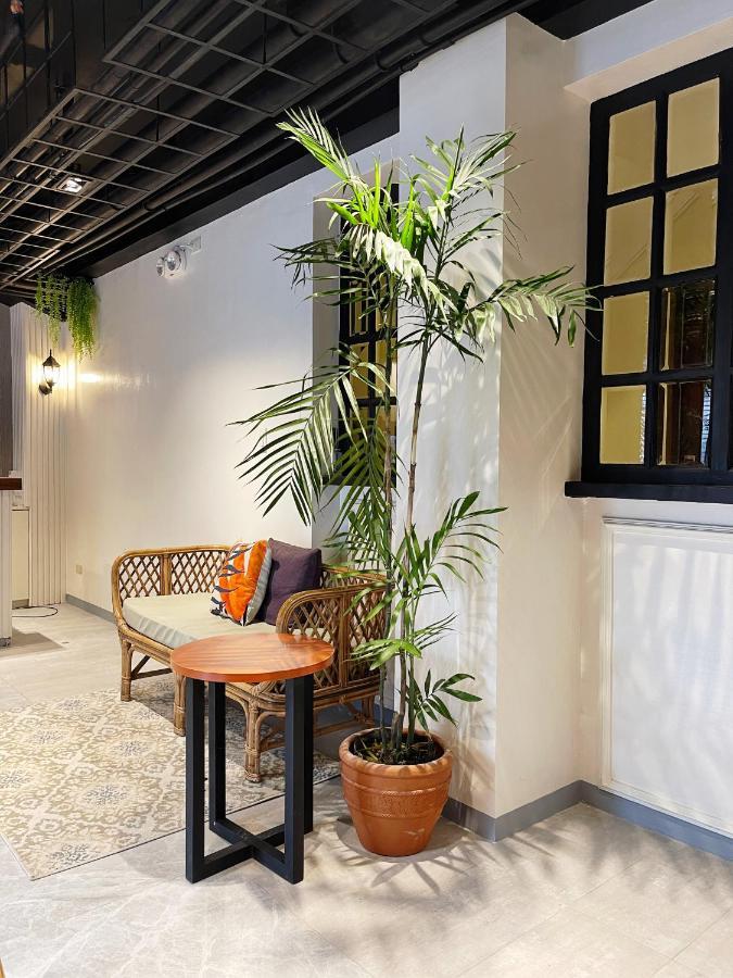 Airo Suites Makati Pasay Eksteriør billede