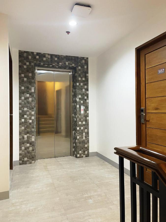 Airo Suites Makati Pasay Eksteriør billede
